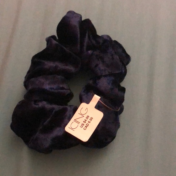 Velvet scrunchies - Picture 3 of 3